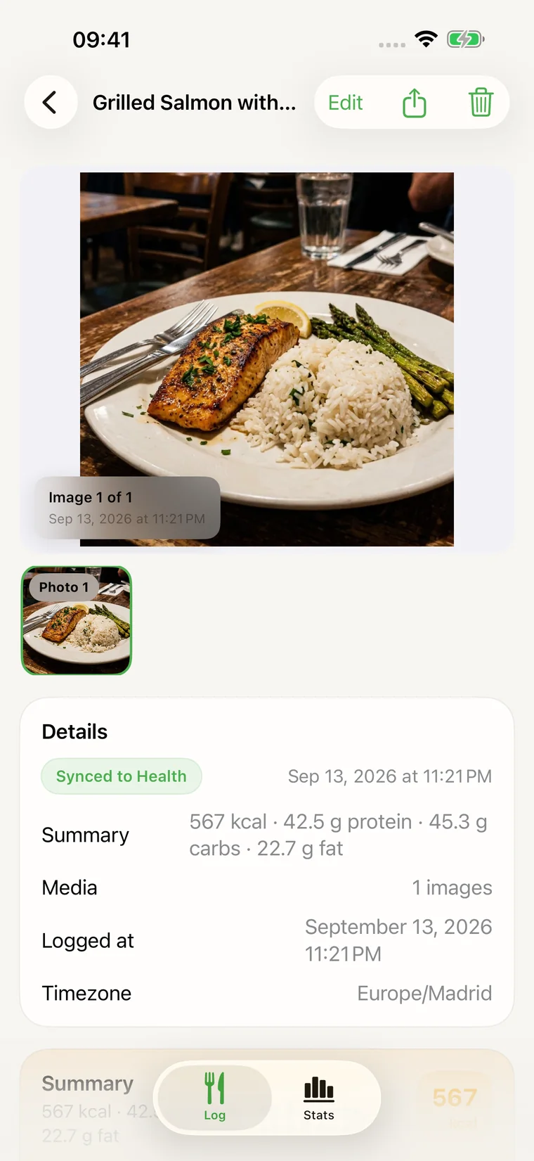 A logged meal with its photo, title and notes.